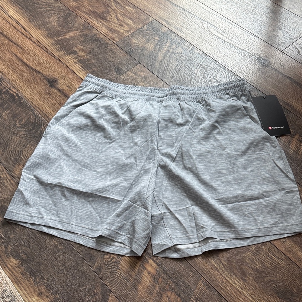 Lululemon Athletica Light Gray Shorts pace break 7” inseam
